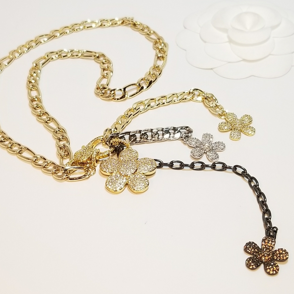 Bouquet of Flowers Statement Necklace NEW - Picture 4 of 10